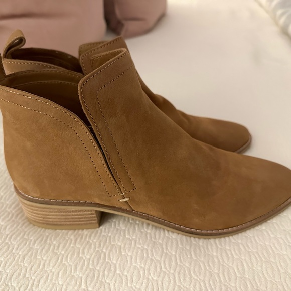 Women’s Dolce Vita Brown Leather Booties, Size 10 - Picture 3 of 6
